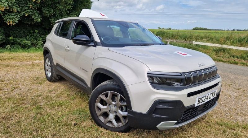 Jeep Avenger driving school car